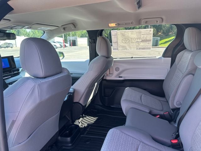 2026 Toyota Sienna LE 8 Passenger