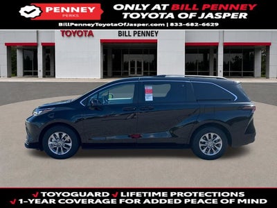 2026 Toyota Sienna LE 8 Passenger