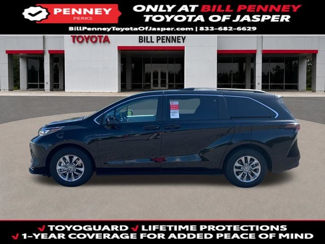 2026 Toyota Sienna LE 8 Passenger