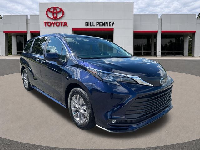 2025 Toyota Sienna XLE 8 Passenger