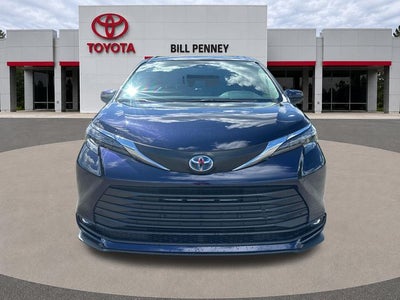2025 Toyota Sienna XLE 8 Passenger