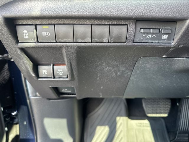 2025 Toyota Sienna XLE 8 Passenger