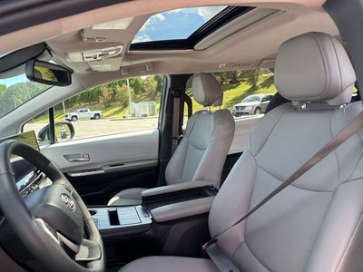 2025 Toyota Sienna XLE 8 Passenger