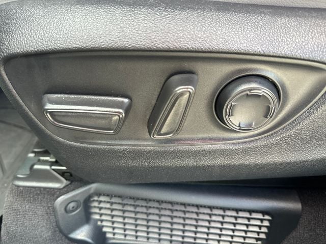 2025 Toyota Sienna XLE 8 Passenger