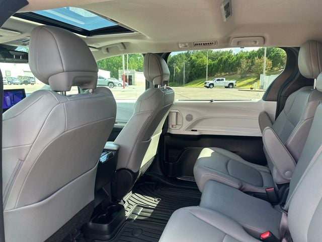 2025 Toyota Sienna XLE 8 Passenger
