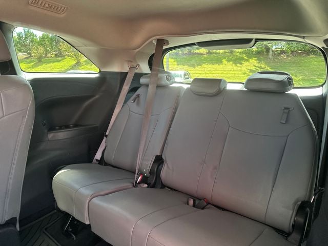 2025 Toyota Sienna XLE 8 Passenger