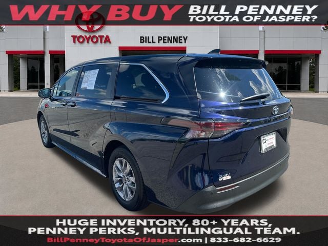 2025 Toyota Sienna XLE 8 Passenger
