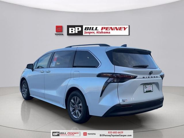 2026 Toyota Sienna XLE 8 Passenger
