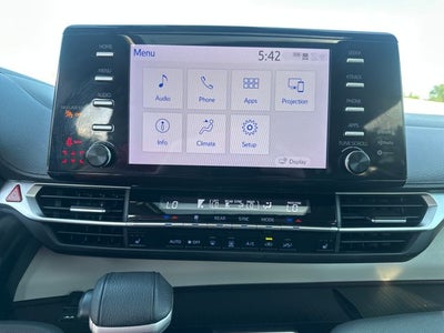 2023 Toyota Sienna XLE 8 Passenger