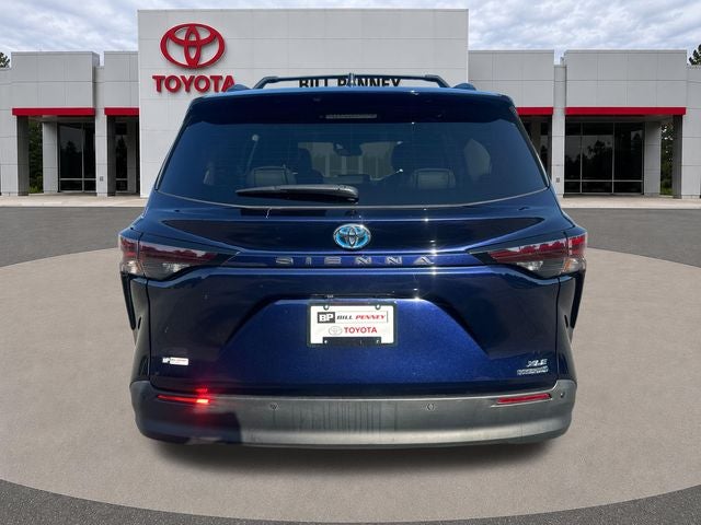 2023 Toyota Sienna XLE 8 Passenger