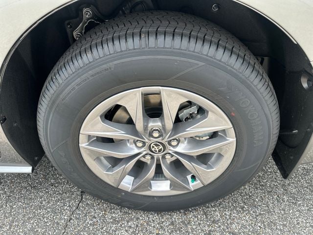 2026 Toyota Sienna XLE 8 Passenger