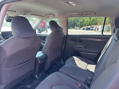 2022 Toyota Highlander LE