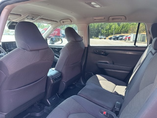 2022 Toyota Highlander LE