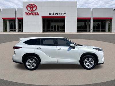 2022 Toyota Highlander LE