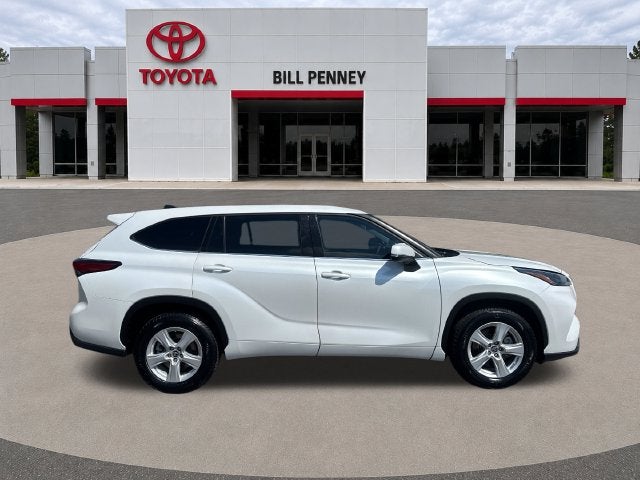2022 Toyota Highlander LE