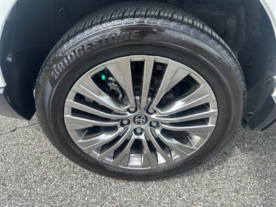 2023 Toyota Venza XLE