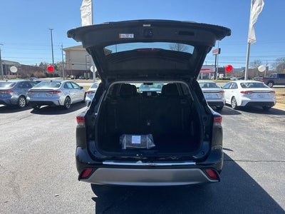 2026 Toyota Highlander Hybrid Platinum