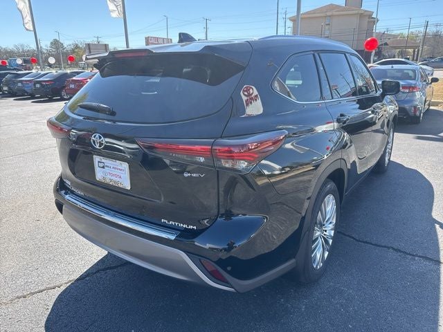 2026 Toyota Highlander Hybrid Platinum