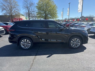 2026 Toyota Highlander Hybrid Platinum