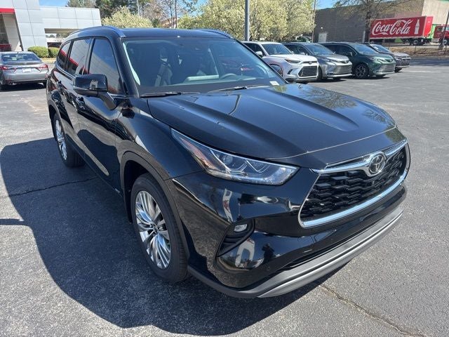 2026 Toyota Highlander Hybrid Platinum