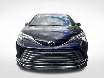 2026 Toyota Sienna Platinum 7 Passenger