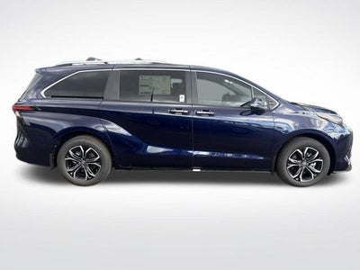 2026 Toyota Sienna Platinum 7 Passenger
