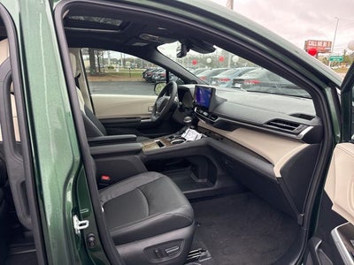 2026 Toyota Sienna Platinum 7 Passenger