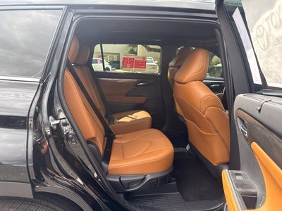 2026 Toyota Highlander Platinum