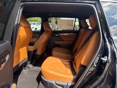 2026 Toyota Highlander Platinum