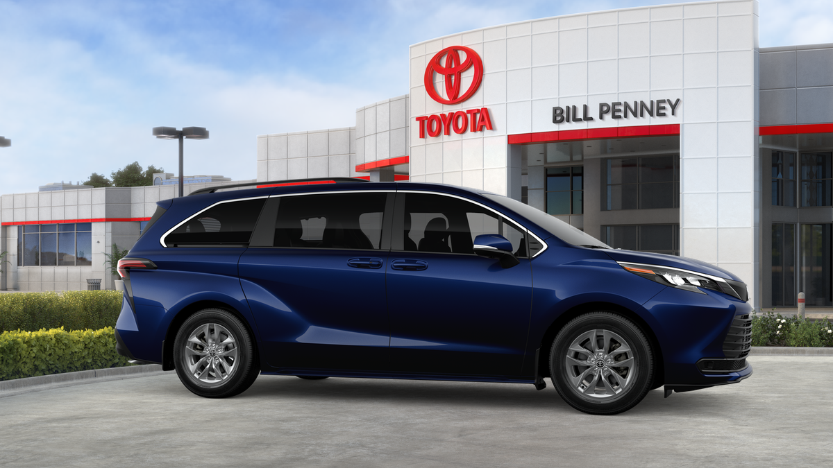 2026 Toyota Sienna LE 8 Passenger