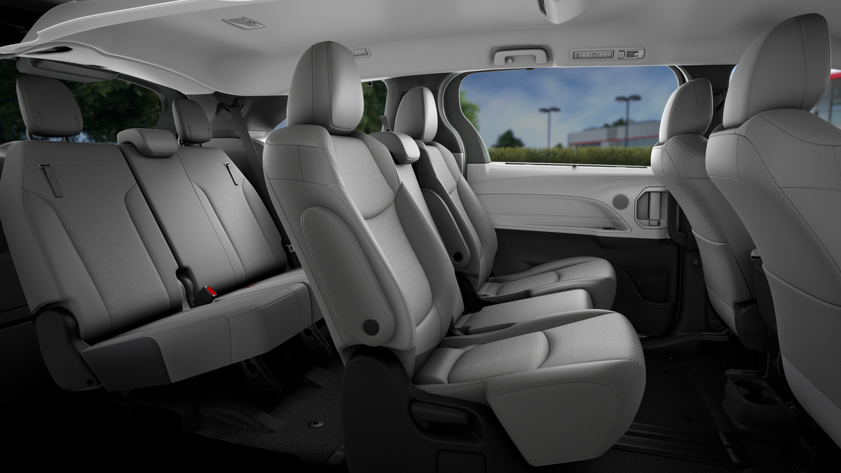 2026 Toyota Sienna LE 8 Passenger