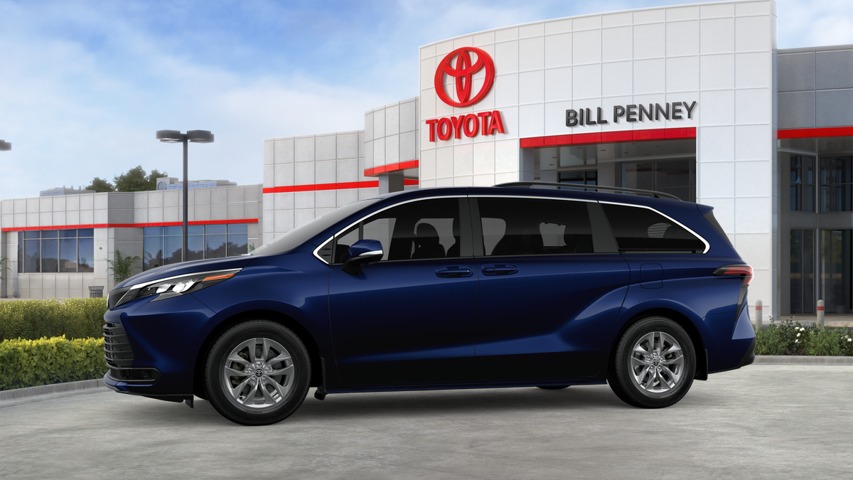 2026 Toyota Sienna LE 8 Passenger