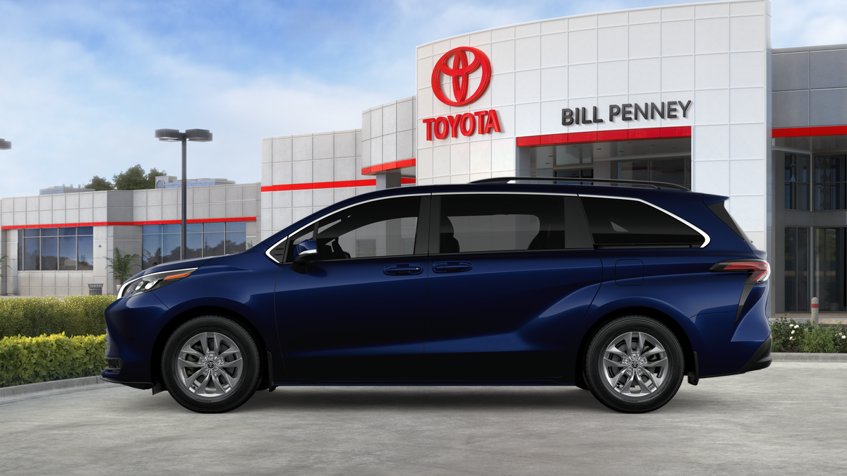 2026 Toyota Sienna LE 8 Passenger