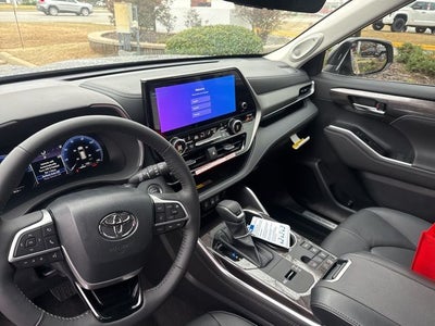 2026 Toyota Highlander Hybrid Limited