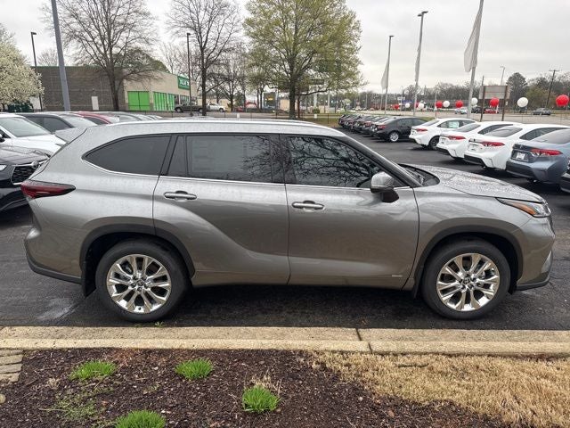 2026 Toyota Highlander Hybrid Limited