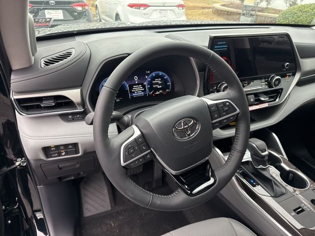 2026 Toyota Highlander Hybrid Limited