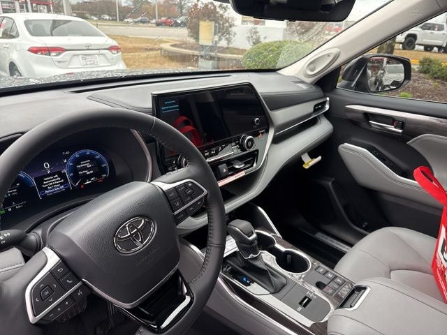 2026 Toyota Highlander Hybrid Limited