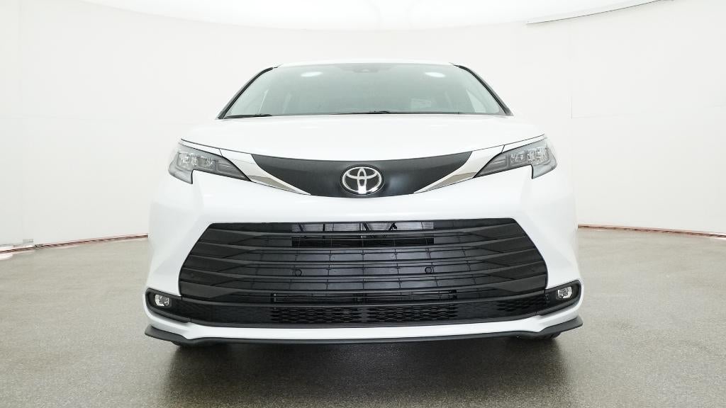 2026 Toyota Sienna XLE 7 Passenger