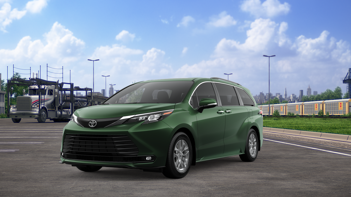 2026 Toyota Sienna XLE 8 Passenger