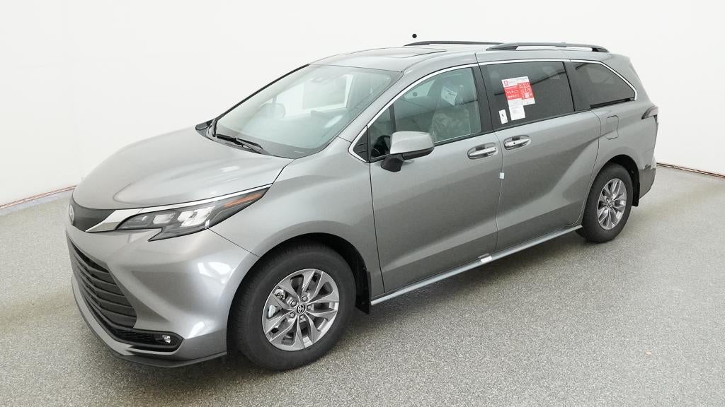 2026 Toyota Sienna XLE 8 Passenger