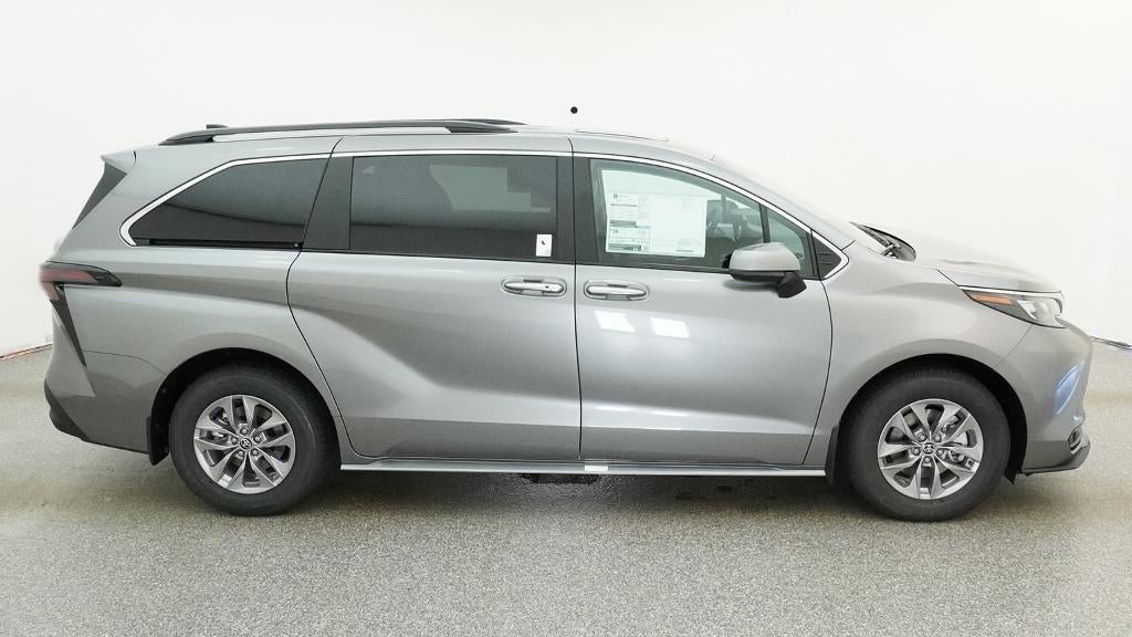 2026 Toyota Sienna XLE 8 Passenger