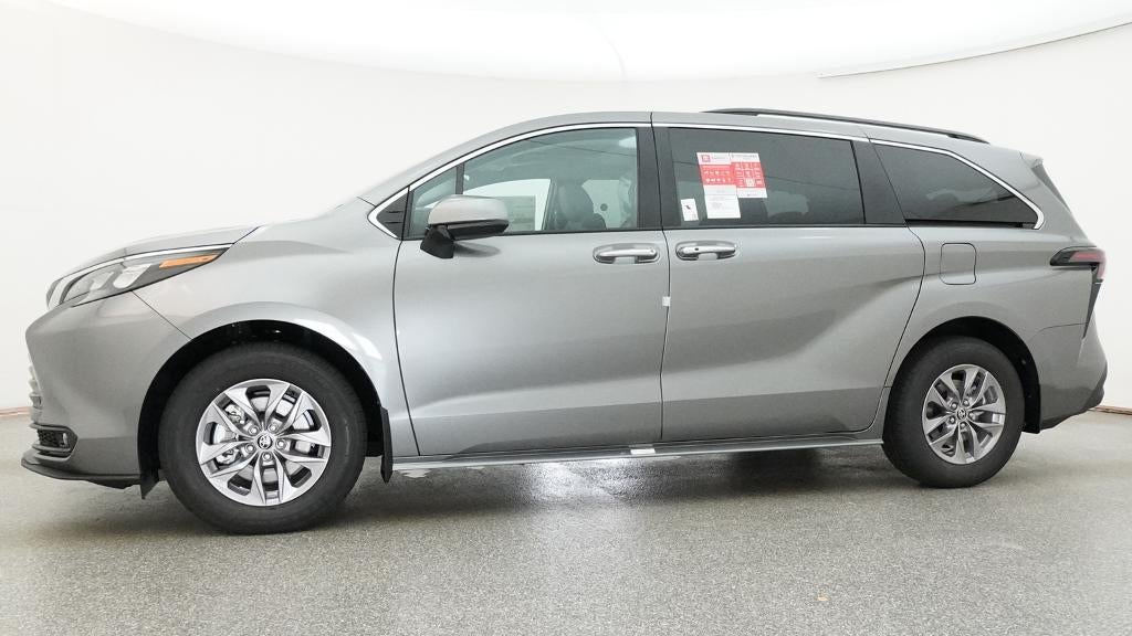 2026 Toyota Sienna XLE 8 Passenger