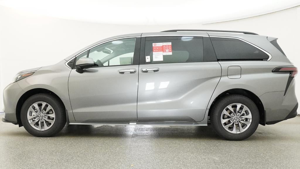 2026 Toyota Sienna XLE 8 Passenger