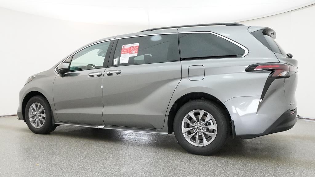 2026 Toyota Sienna XLE 8 Passenger