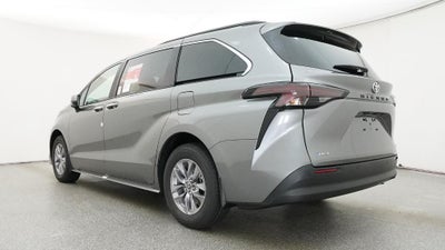 2026 Toyota Sienna XLE 8 Passenger
