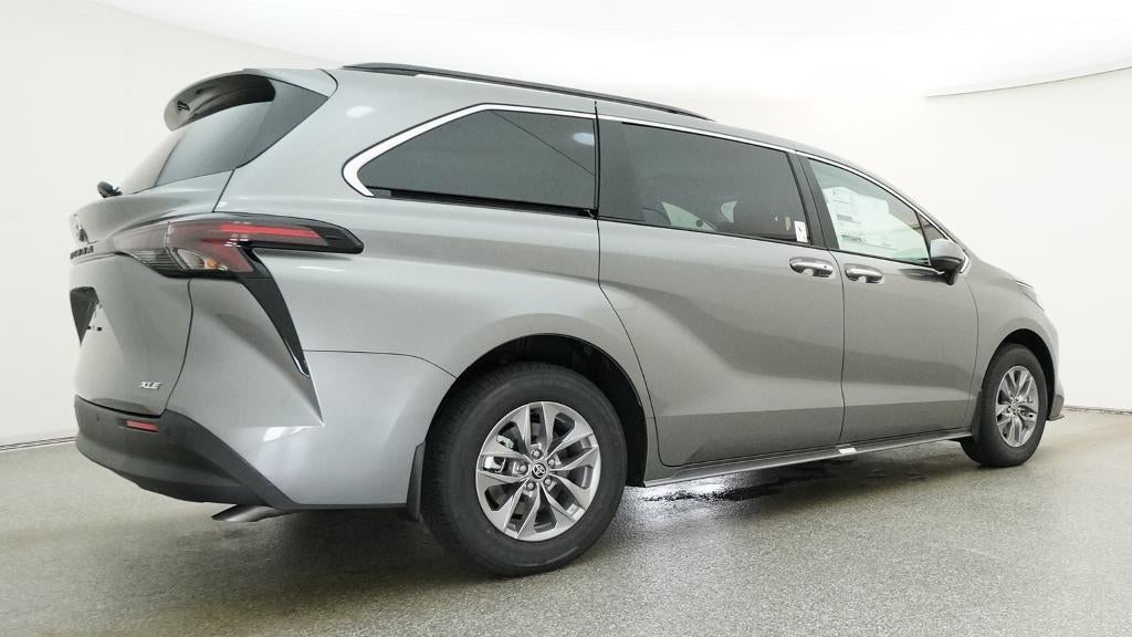 2026 Toyota Sienna XLE 8 Passenger
