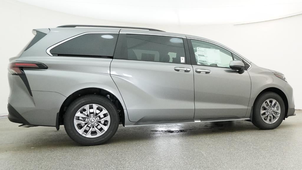 2026 Toyota Sienna XLE 8 Passenger