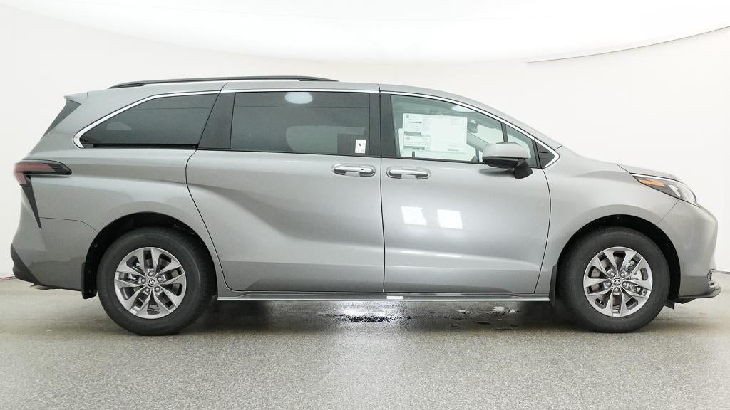 2026 Toyota Sienna XLE 8 Passenger