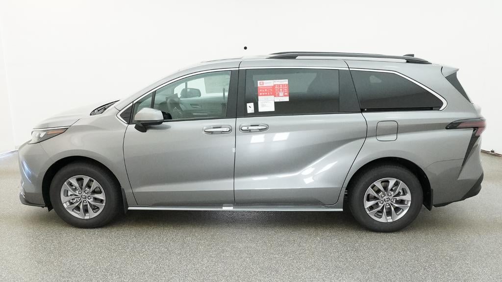 2026 Toyota Sienna XLE 8 Passenger