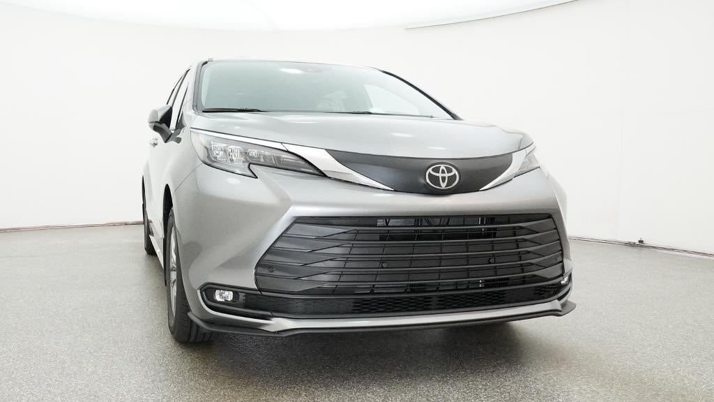 2026 Toyota Sienna XLE 8 Passenger